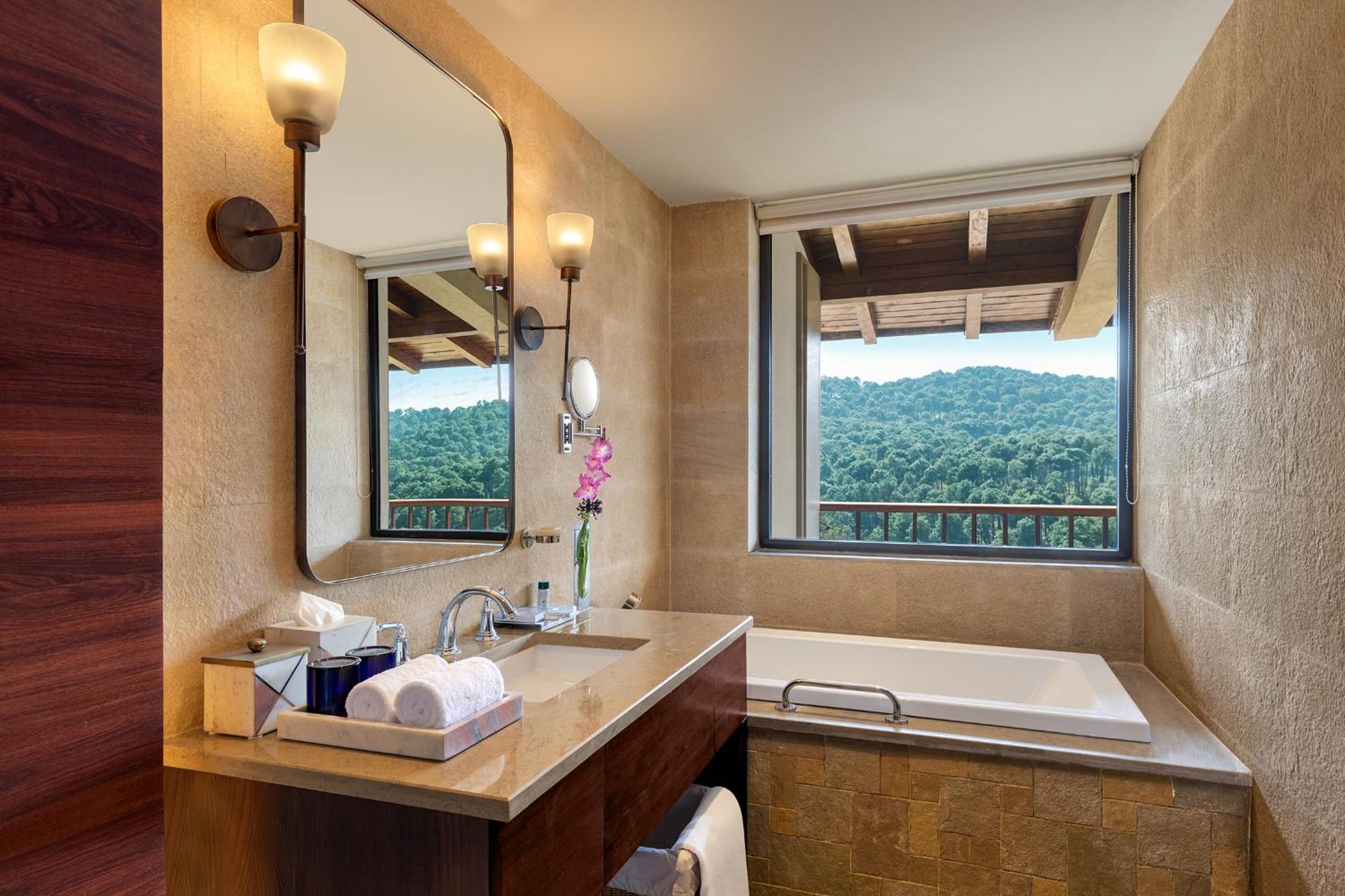 Storii By Itc Hotels, Amoha Retreat דרמסאלה מראה חיצוני תמונה